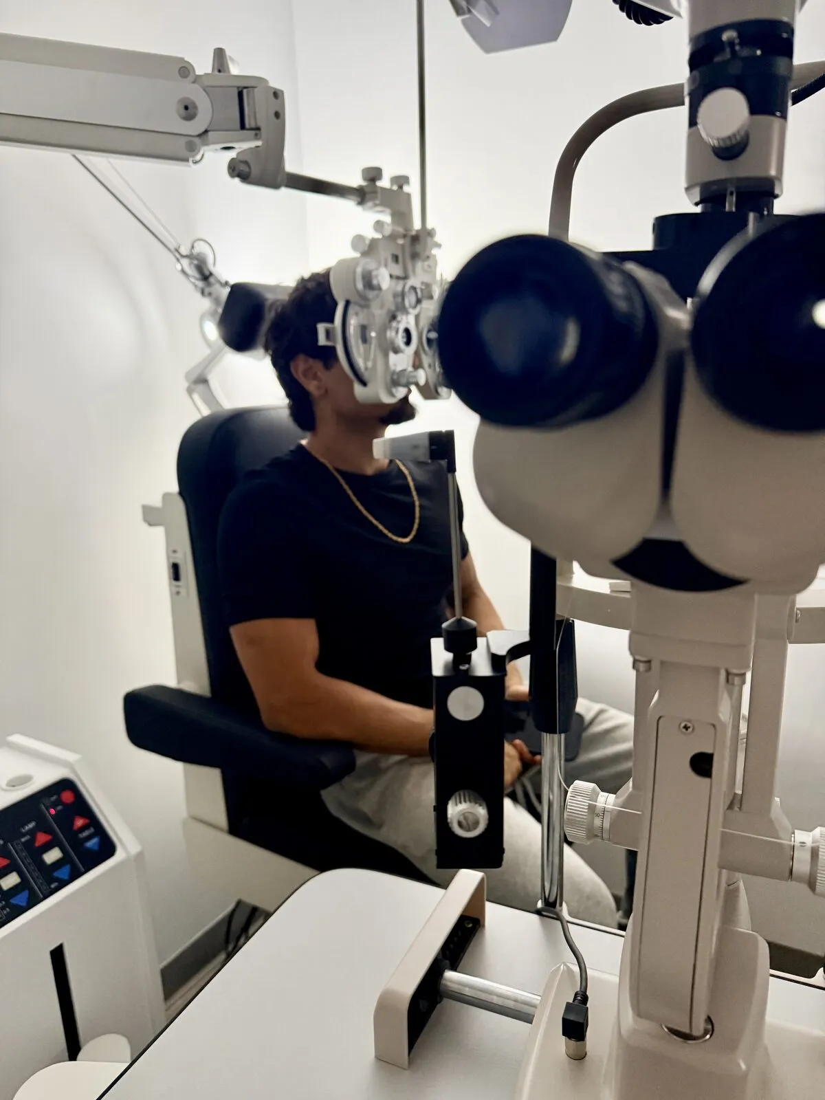 Presbyopia after 40 causing blurry near vision while reading